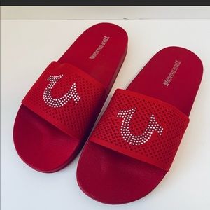 True Religion Lylah Women’s slides Size 7